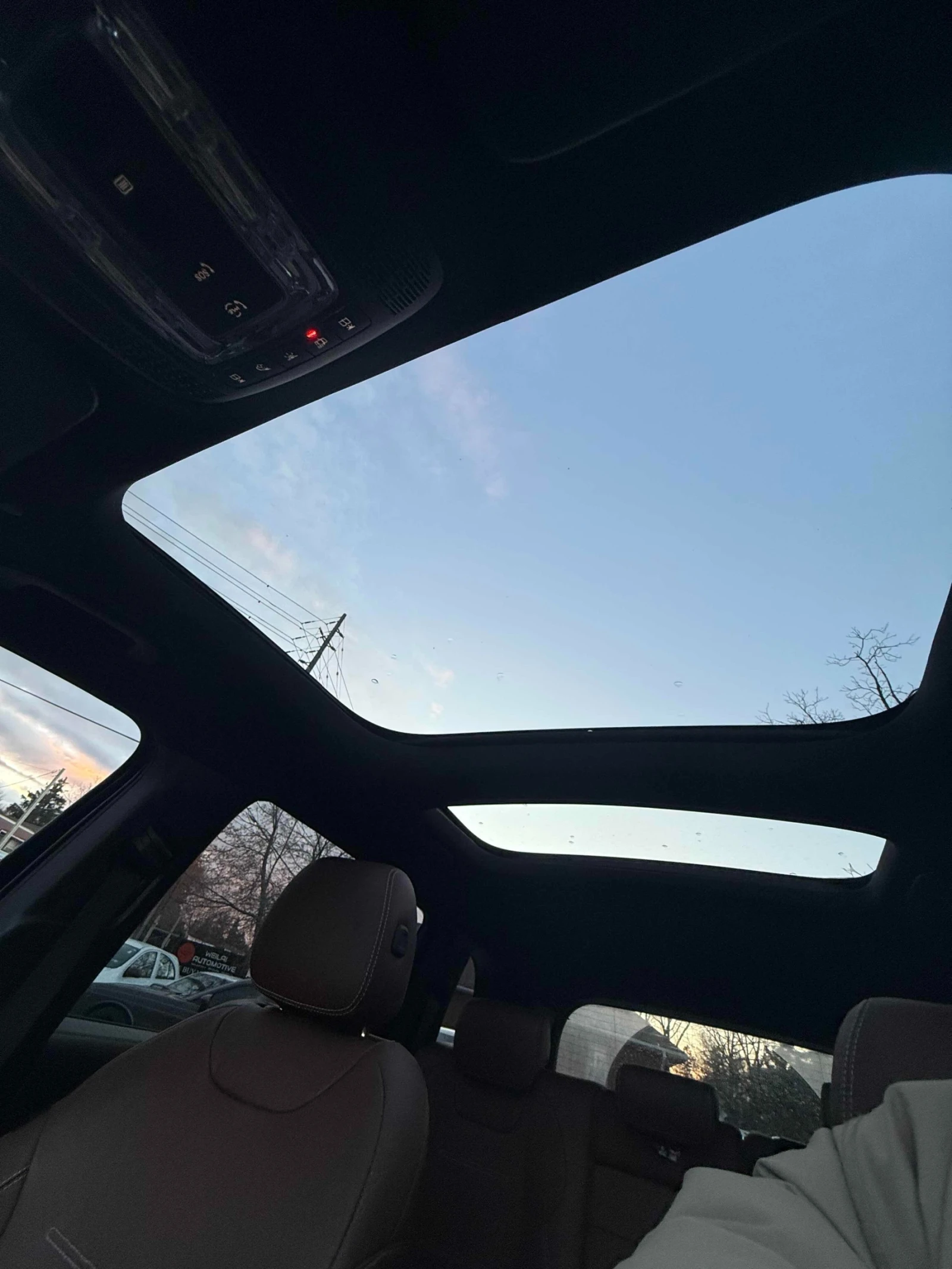 Mercedes-Benz GLB 35* * AMG 4MATIC* * PANO* *  - изображение 10