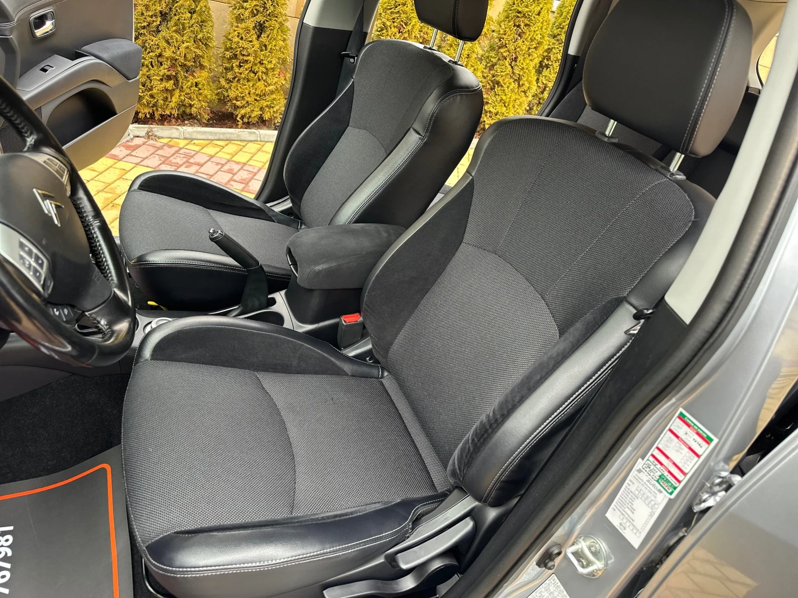 Citroen C-Crosser 2.2 HDI 4X4 - изображение 7