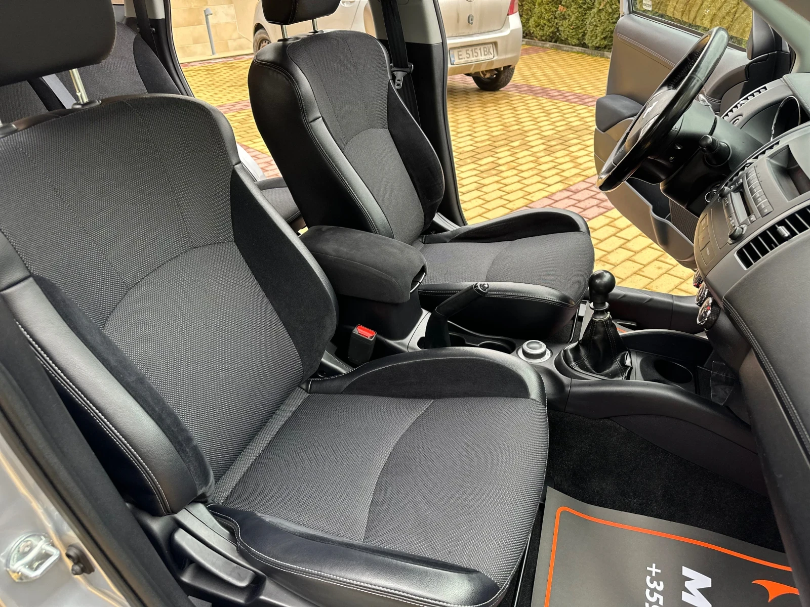 Citroen C-Crosser 2.2 HDI 4X4 - изображение 9