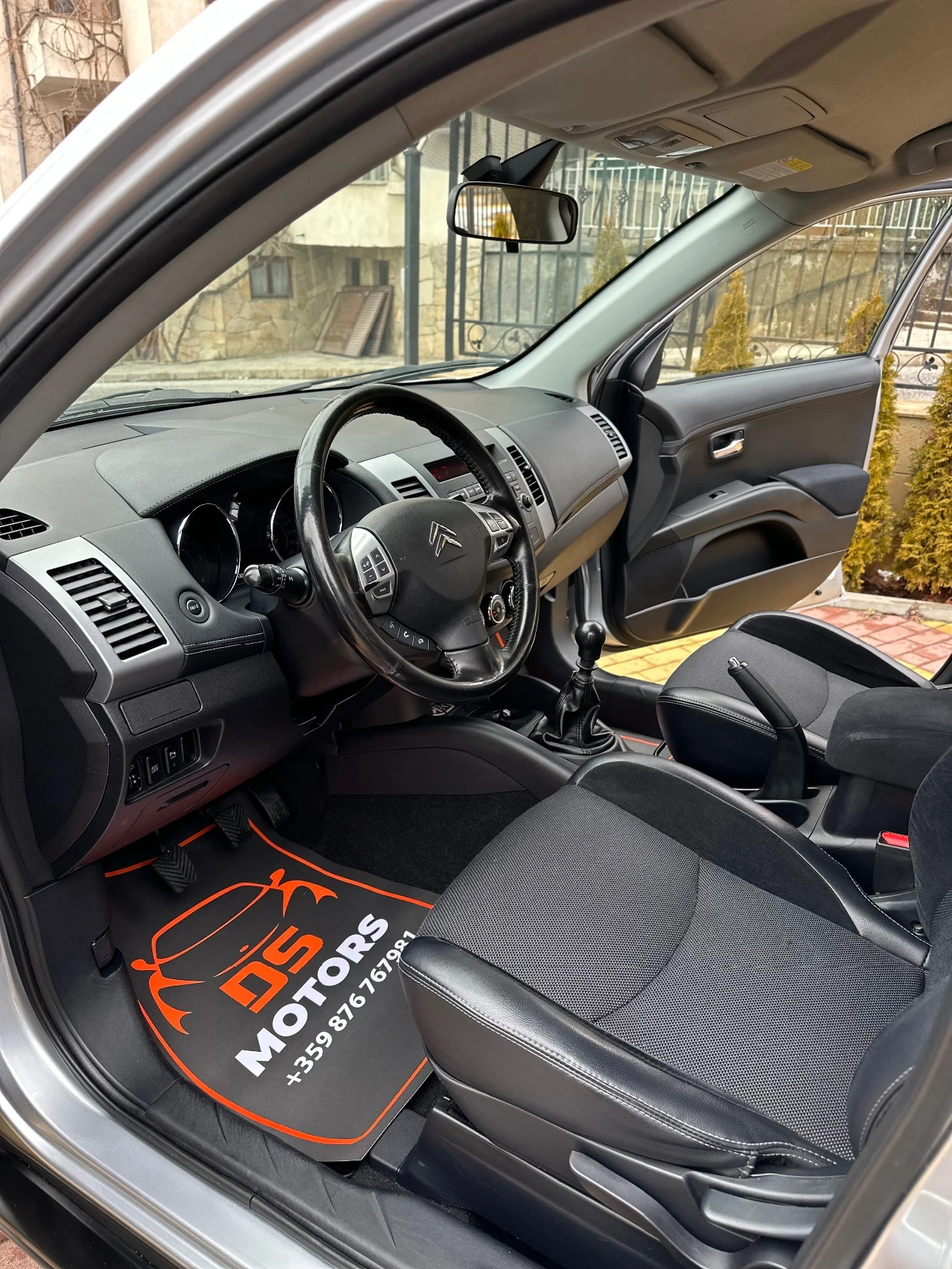 Citroen C-Crosser 2.2 HDI 4X4 - изображение 6