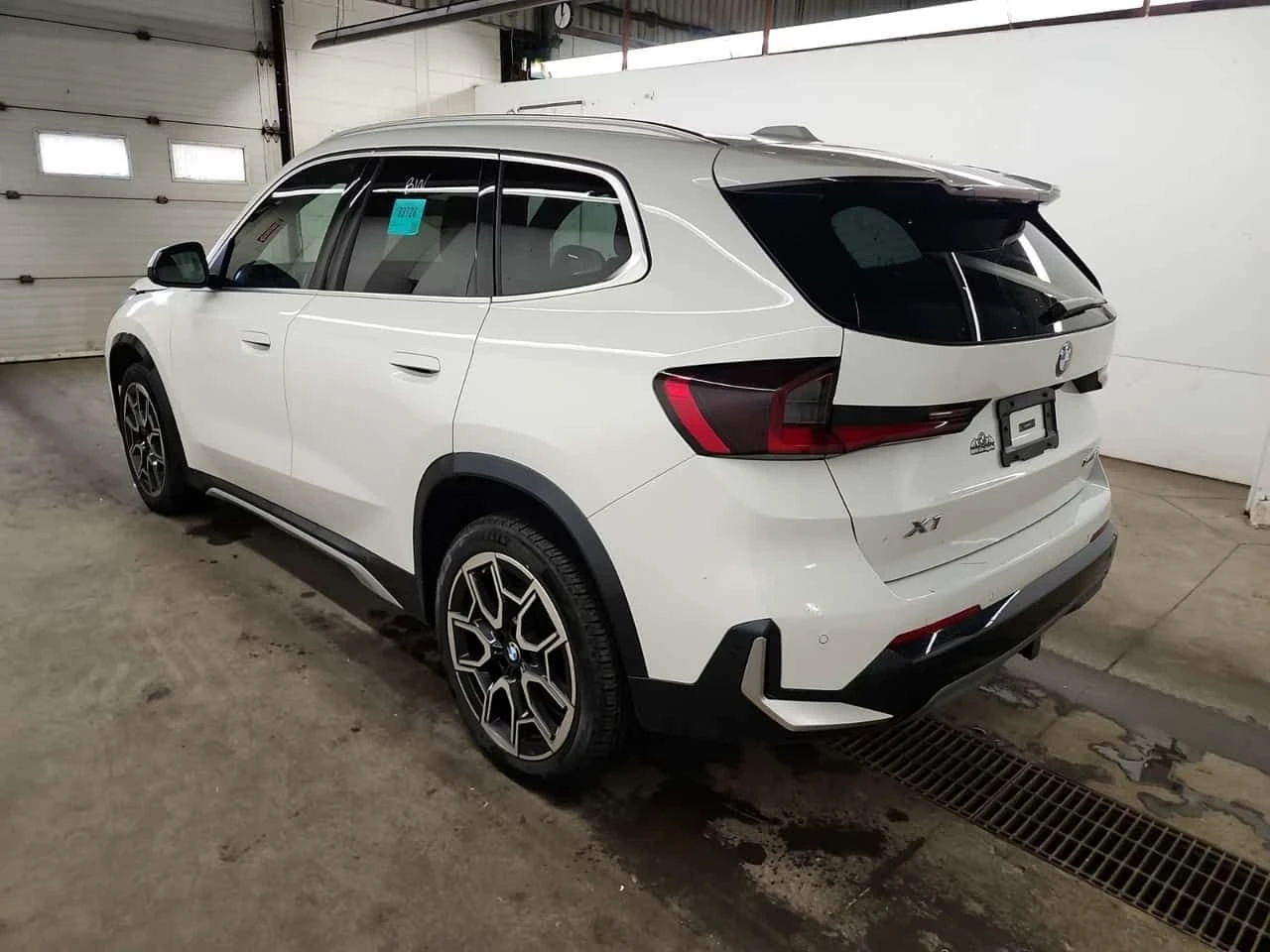 BMW X1 xDrive28i X Line | PANO | KEYLESS | 2 КЛЮЧА |  - изображение 4