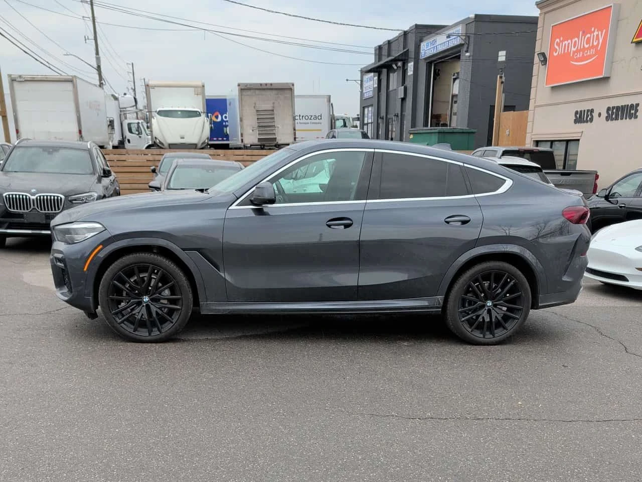 BMW X6 * xDrive40i * CARFAX * ДИСТРОНИК* 360 КАМЕРА* , снимка 2 - Автомобили и джипове - 54038191