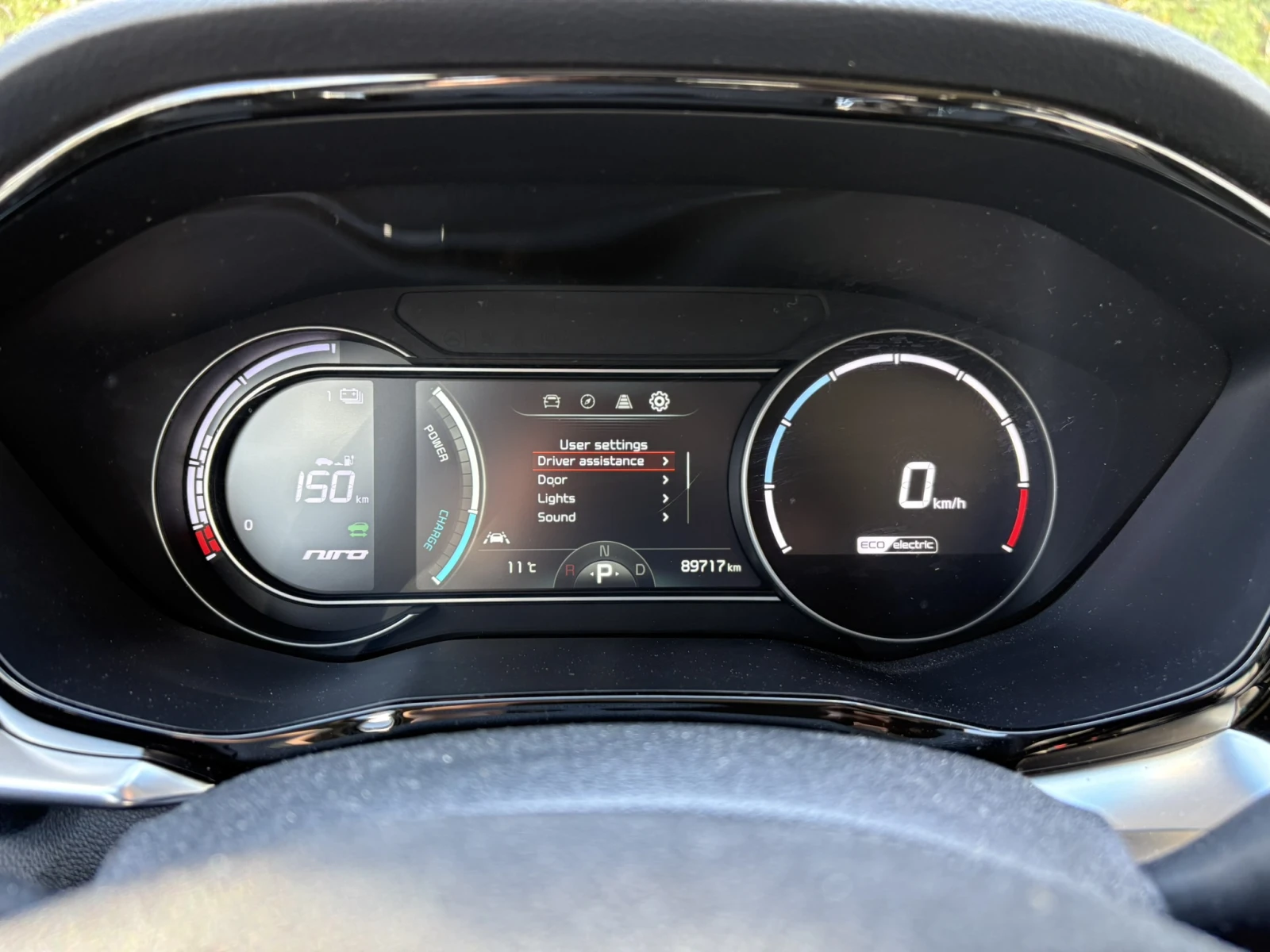 Kia Niro 64 kWh | Камери | Асистенти | Подгрев | Навигация , снимка 11 - Автомобили и джипове - 54195297