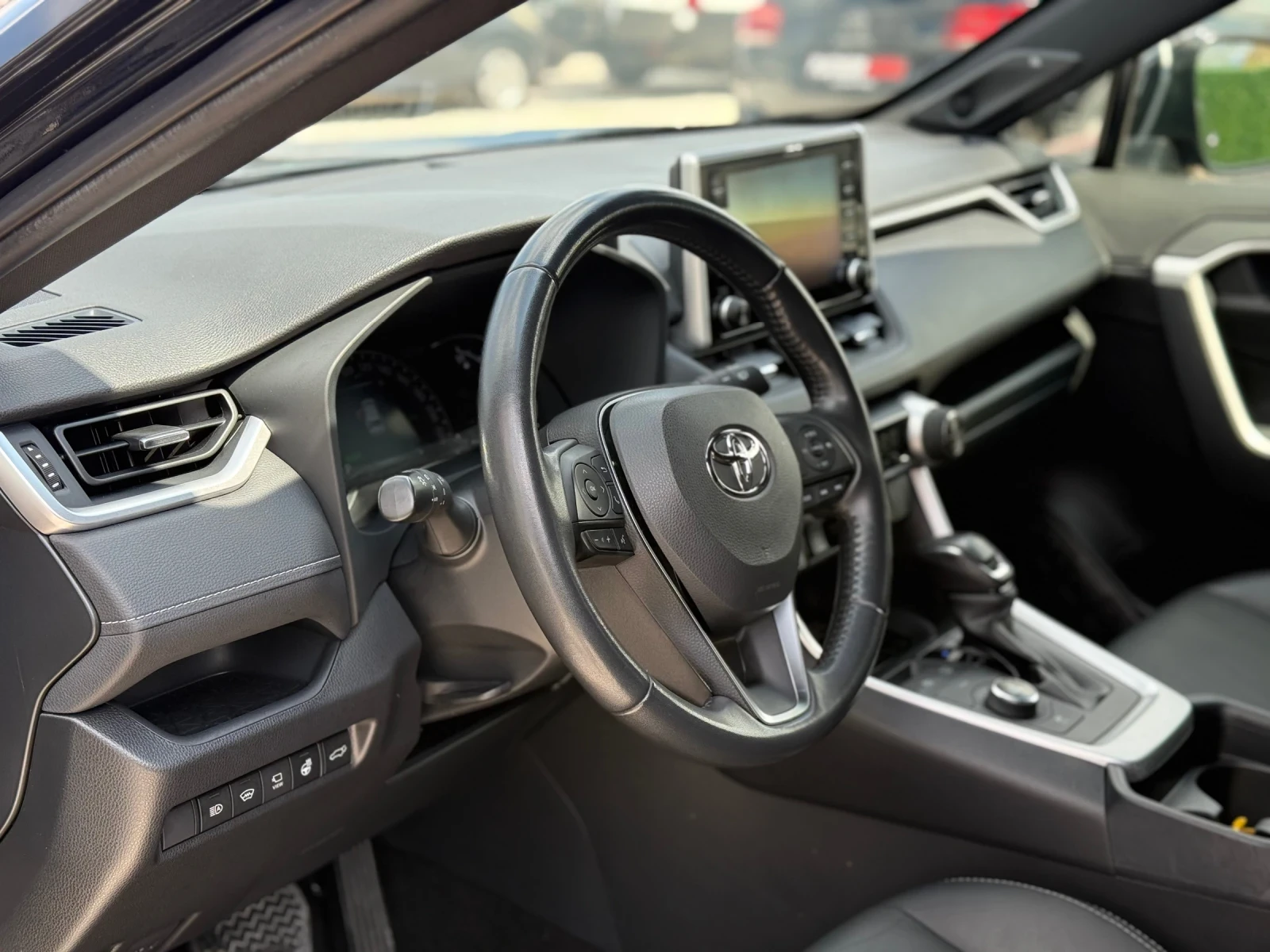 Toyota Rav4 2.5 Hybrid Black Edition 4x4| Всички Екстри | , снимка 8 - Автомобили и джипове - 54237258