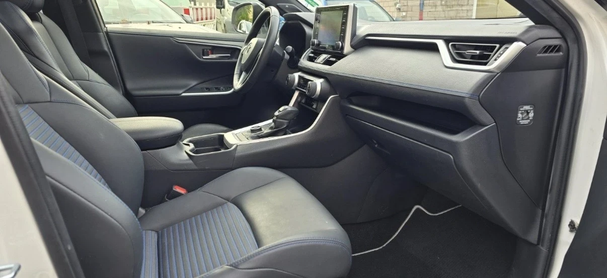 Toyota Rav4 2.5 Hybrid Black Edition 4x4| Всички Екстри | , снимка 15 - Автомобили и джипове - 54237258