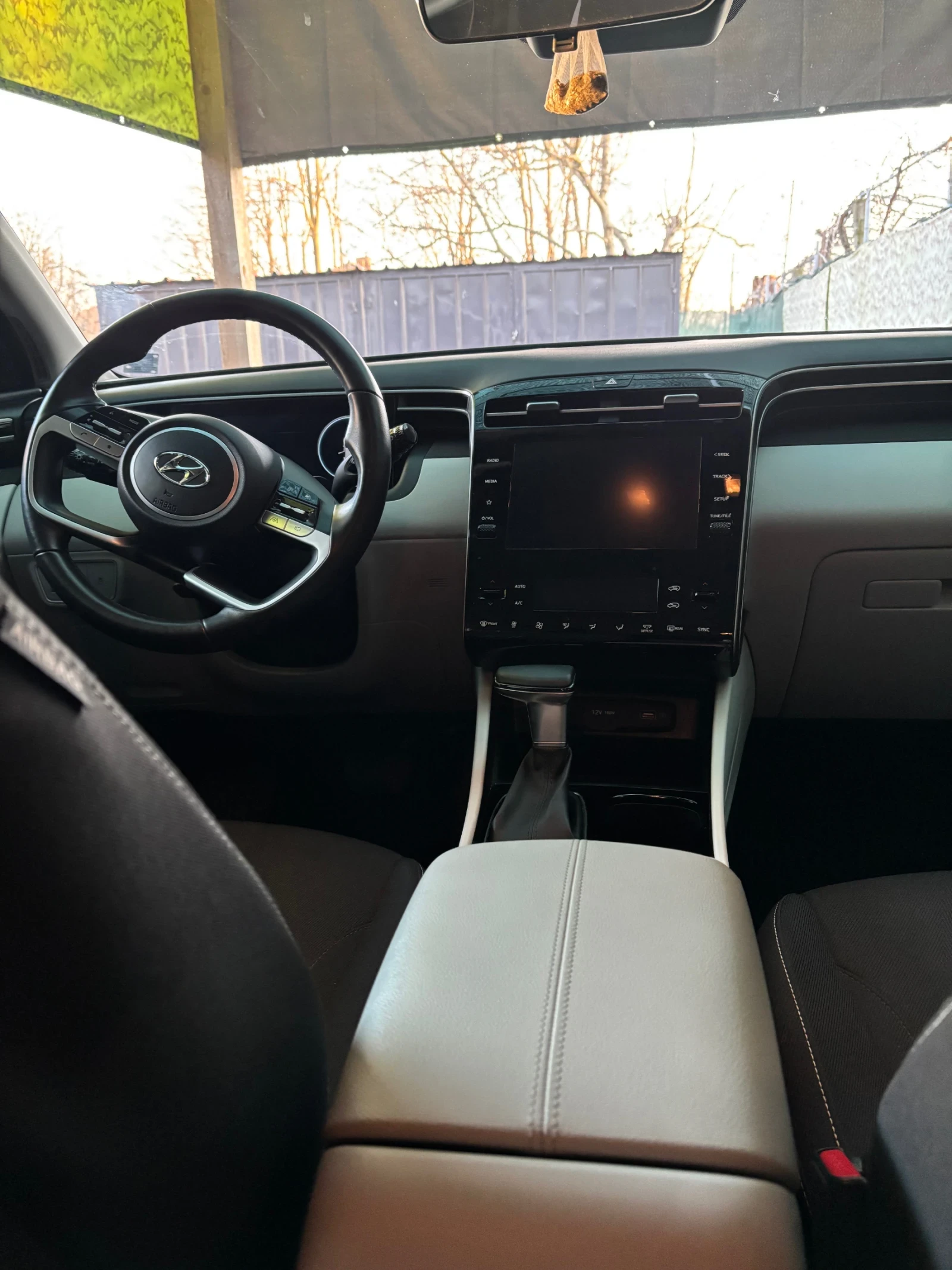 Hyundai Tucson 1.6 GDI 150 кс Мек ХибридПърви собственик, снимка 4 - Автомобили и джипове - 54399826
