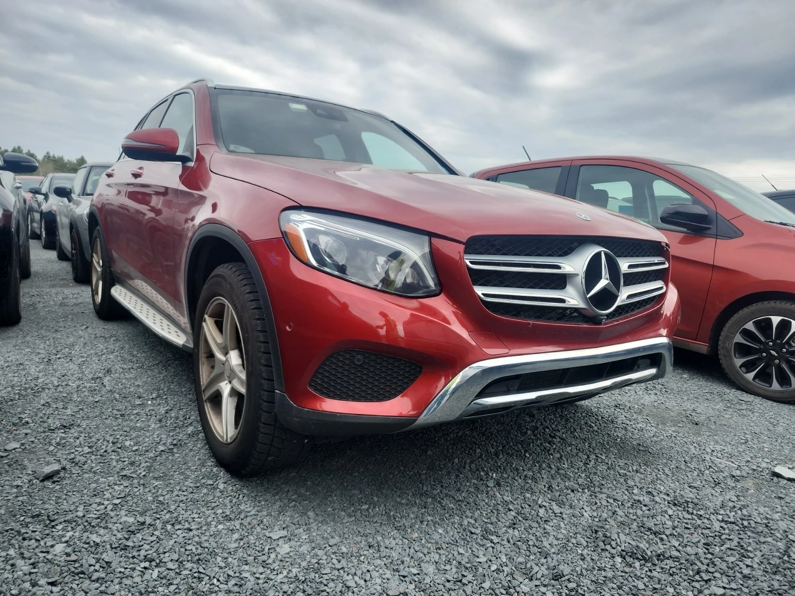 Mercedes-Benz GLC 300 * * CARFAX * * АВТО КРЕДИТ * * , снимка 2 - Автомобили и джипове - 54645517
