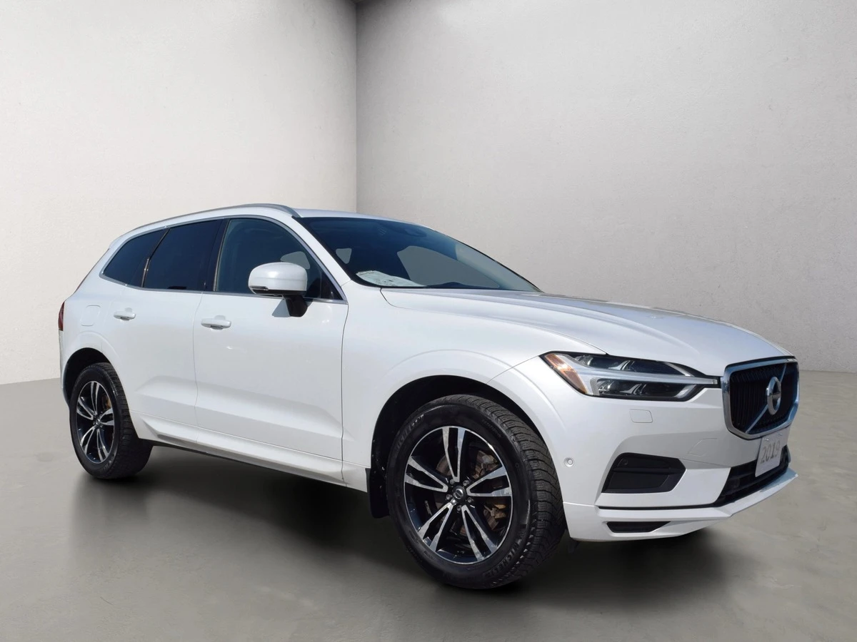 Volvo XC60 T6 AWD Momentum, снимка 3 - Автомобили и джипове - 55615848