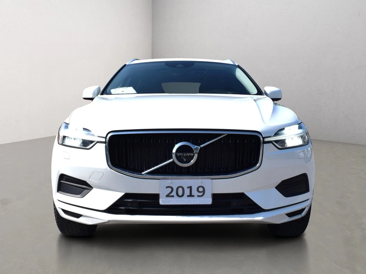 Volvo XC60 T6 AWD Momentum, снимка 2 - Автомобили и джипове - 55615848
