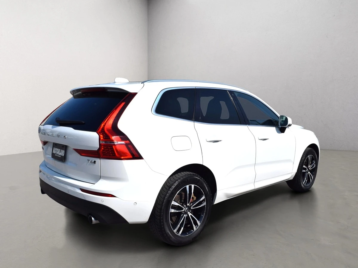 Volvo XC60 T6 AWD Momentum, снимка 5 - Автомобили и джипове - 55615848