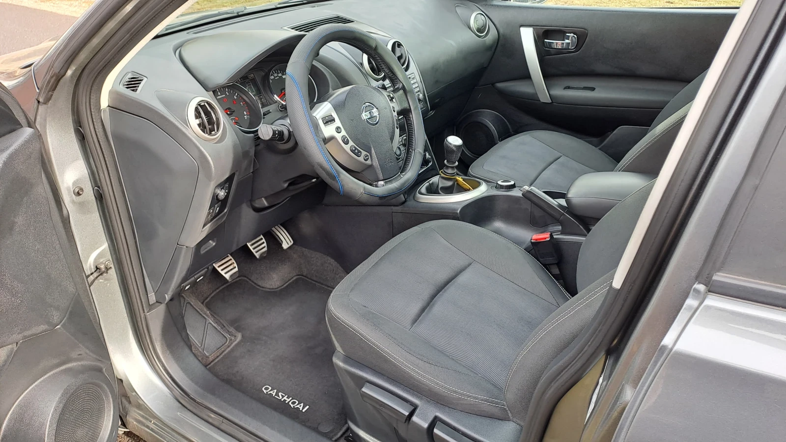 Nissan Qashqai, снимка 9 - Автомобили и джипове - 55921582