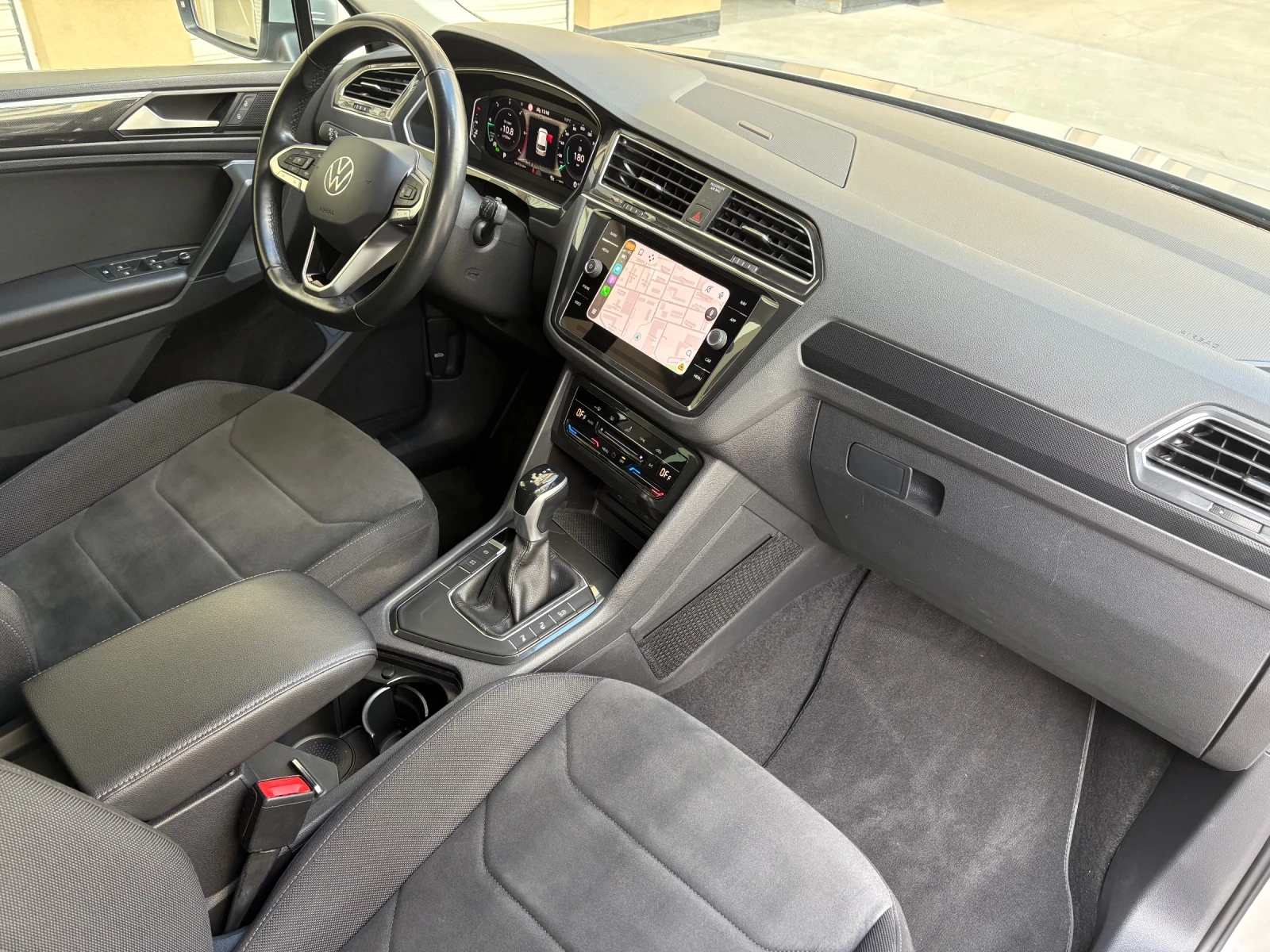 VW Tiguan IQ Light, Digital, Камера, История, Обслужен, снимка 10 - Автомобили и джипове - 56196247