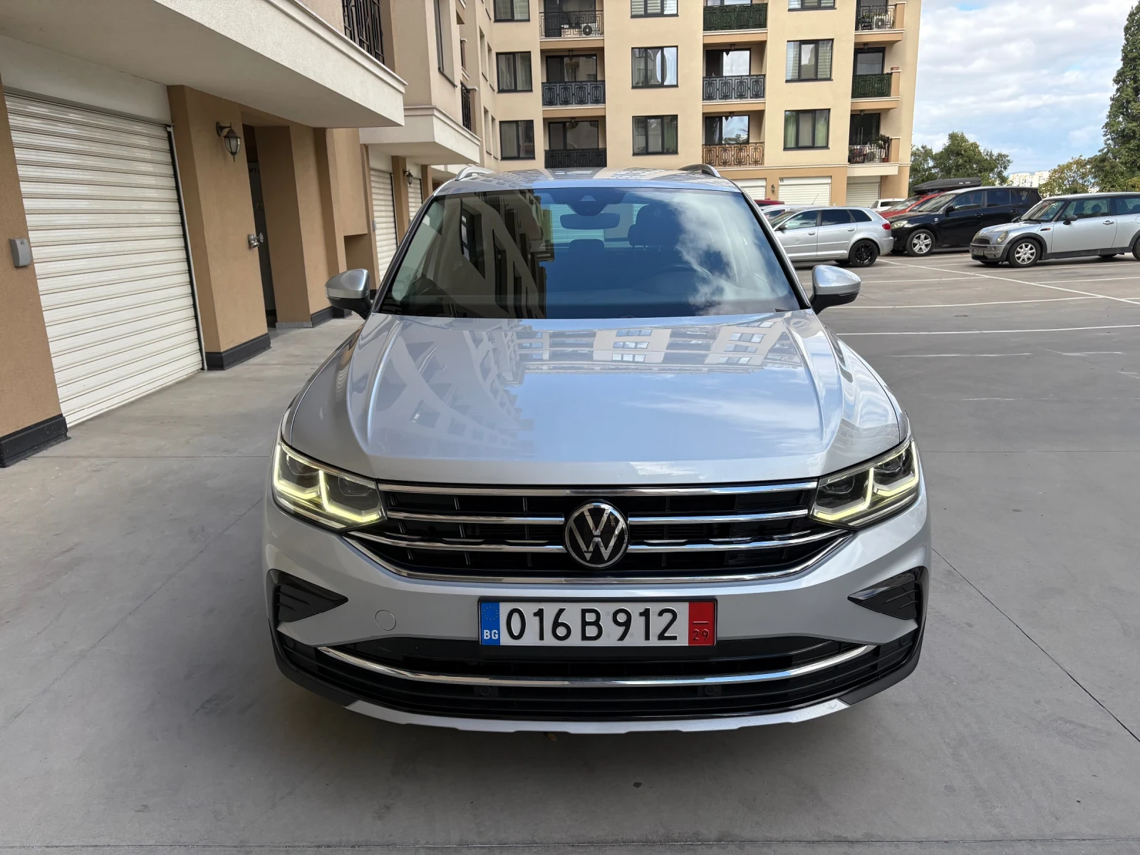 VW Tiguan IQ Light, Digital, Камера, История, Обслужен, снимка 5 - Автомобили и джипове - 56196247