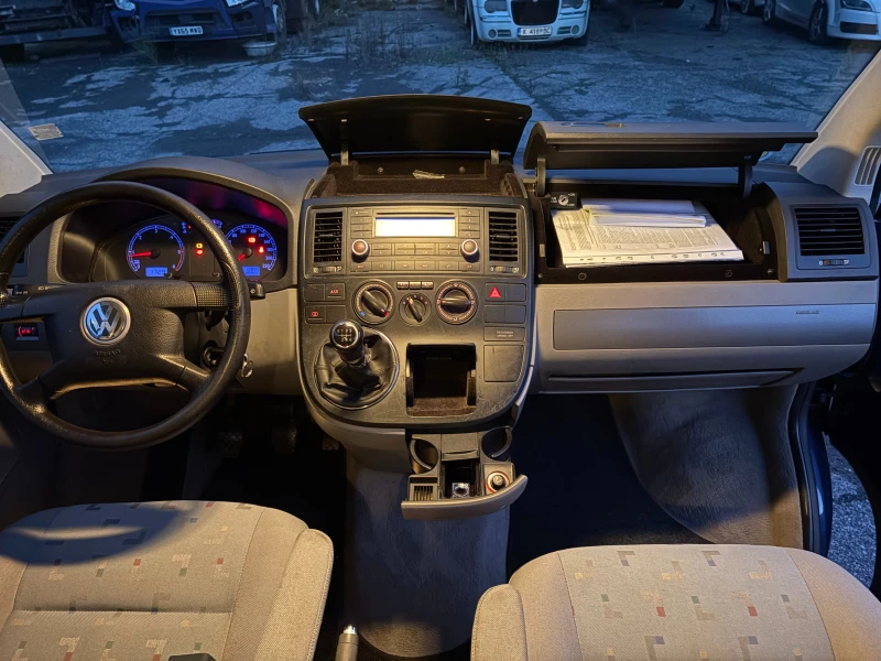 VW T5 2.5, снимка 9 - Бусове и автобуси - 52877706