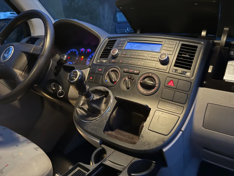 VW T5 2.5, снимка 8 - Бусове и автобуси - 52877706