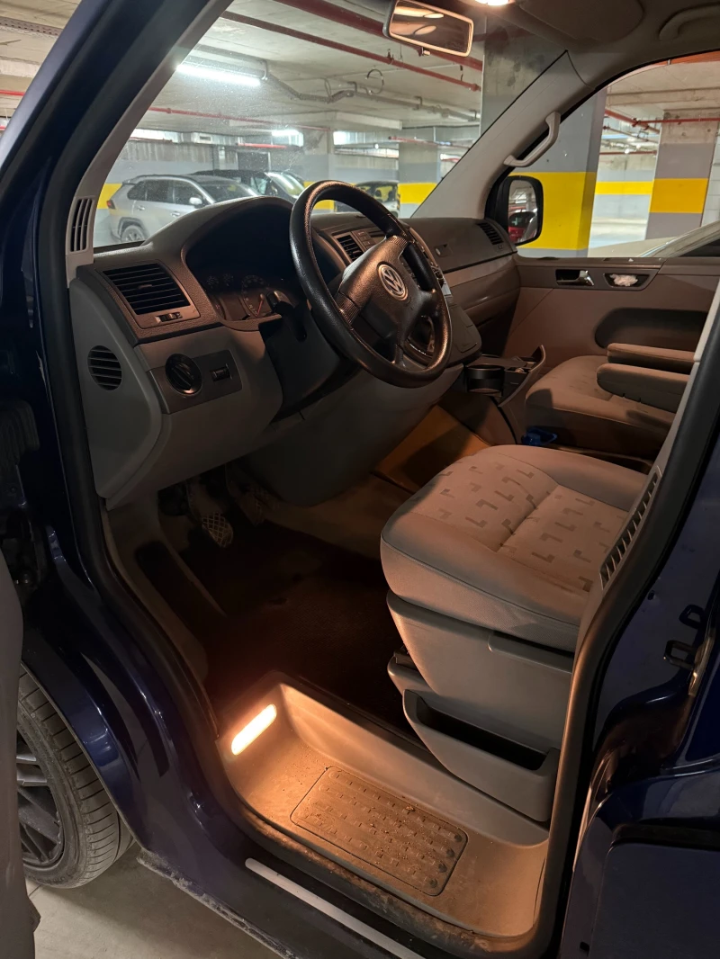 VW T5 2.5, снимка 9 - Бусове и автобуси - 52877706