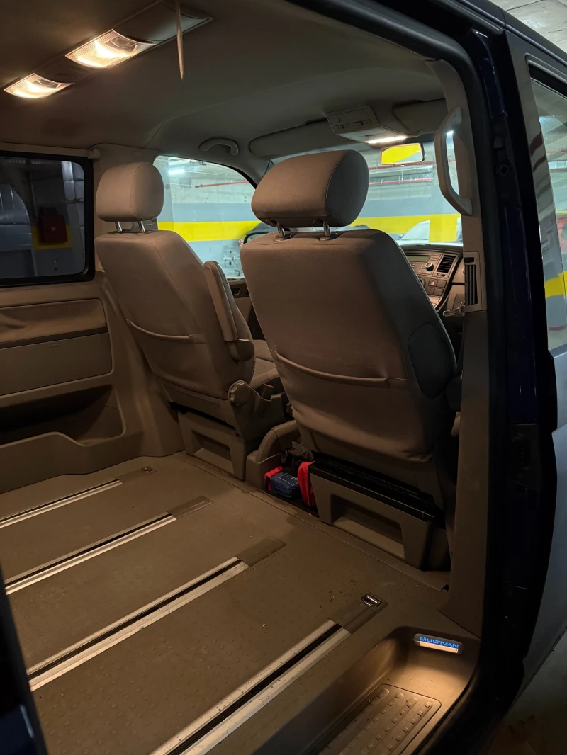 VW T5 2.5, снимка 15 - Бусове и автобуси - 52877706