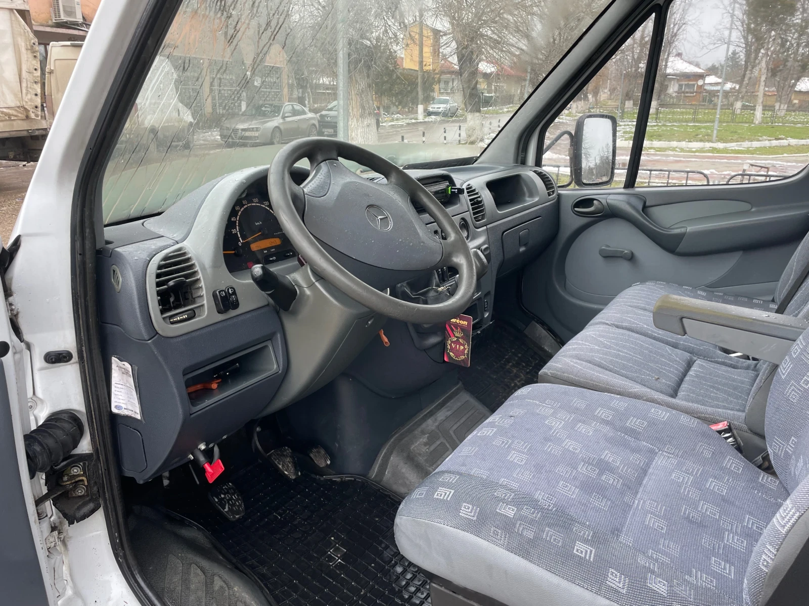 Mercedes-Benz Sprinter 411 Кат Б!! всичко платено 6 нови гуми , снимка 5 - Бусове и автобуси - 54013585