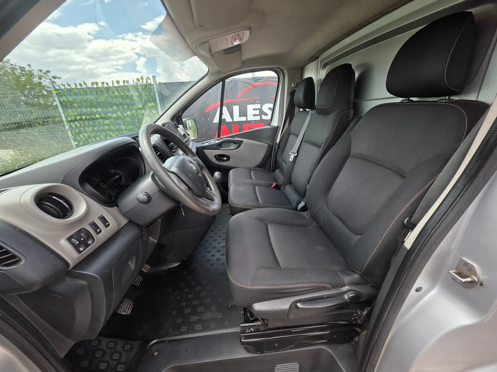 Renault Trafic III-T27-1.6 DCI-125hp, снимка 8 - Бусове и автобуси - 55314352