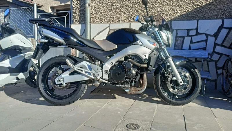 Suzuki Gsr 600, снимка 4 - Мотоциклети и мототехника - 52309572