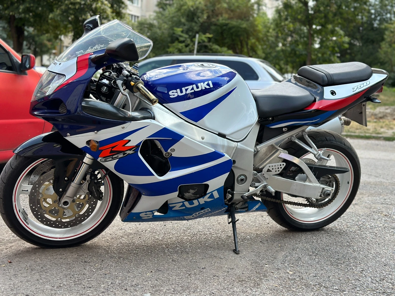 Suzuki Gsxr 750 K1 - изображение 2