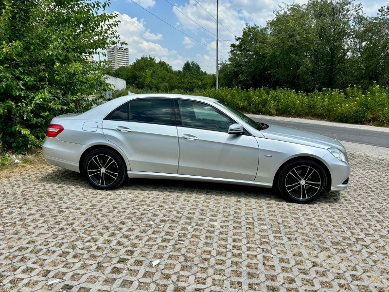 Mercedes-Benz E 220, снимка 6 - Автомобили и джипове - 46906519