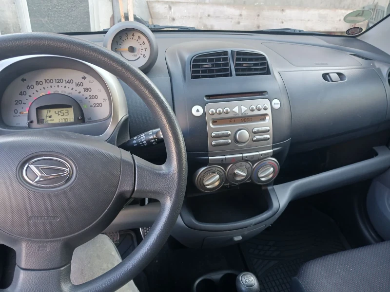 Daihatsu Sirion, снимка 7 - Автомобили и джипове - 49424034