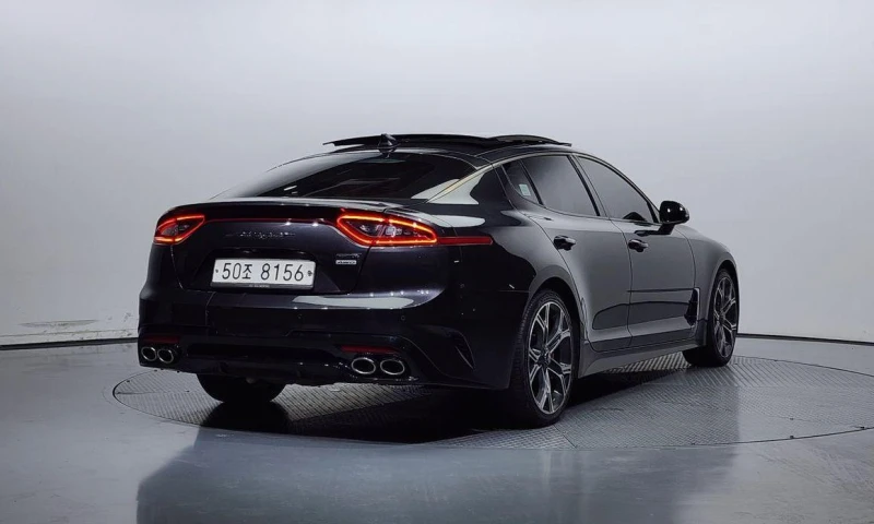 Kia Stinger 2.0 Turbo AWD * НАЙ-ДОБРА ЦЕНА В БЪЛГАРИЯ* , снимка 2 - Автомобили и джипове - 51967213