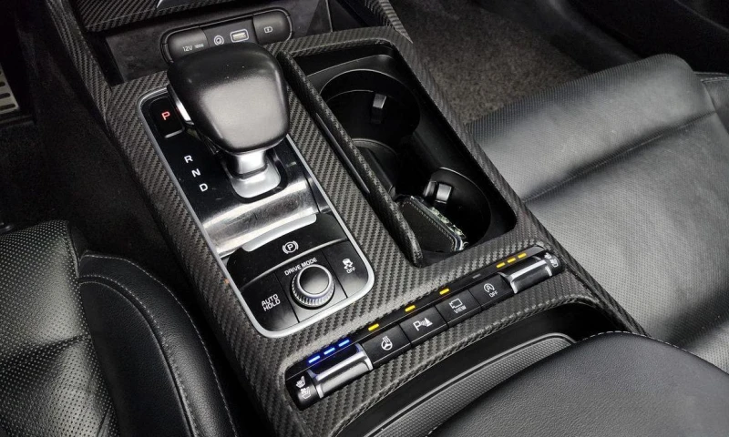 Kia Stinger 2.0 Turbo AWD * НАЙ-ДОБРА ЦЕНА В БЪЛГАРИЯ* , снимка 9 - Автомобили и джипове - 51967213