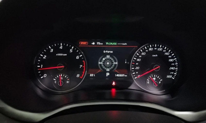 Kia Stinger 2.0 Turbo AWD * НАЙ-ДОБРА ЦЕНА В БЪЛГАРИЯ* , снимка 8 - Автомобили и джипове - 51967213