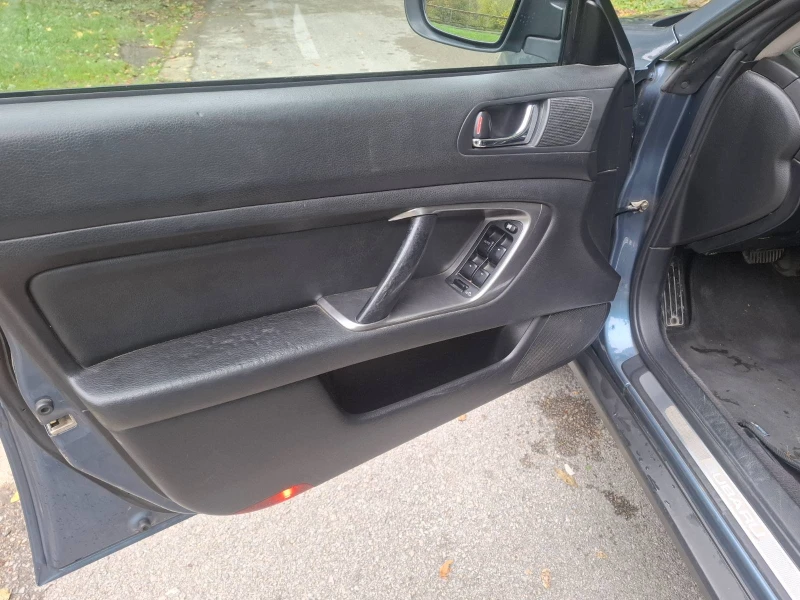 Subaru Outback 3.0R, снимка 11 - Автомобили и джипове - 52658436