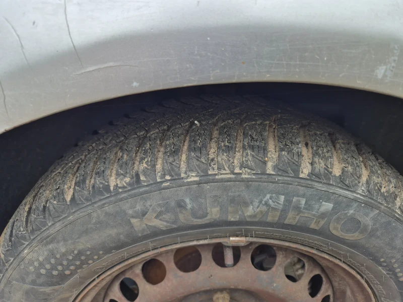 VW Passat 1.9 тди, снимка 3 - Автомобили и джипове - 52325390