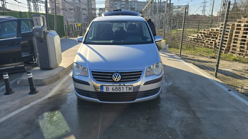 VW Touran 6+ 1, снимка 14 - Автомобили и джипове - 52954229