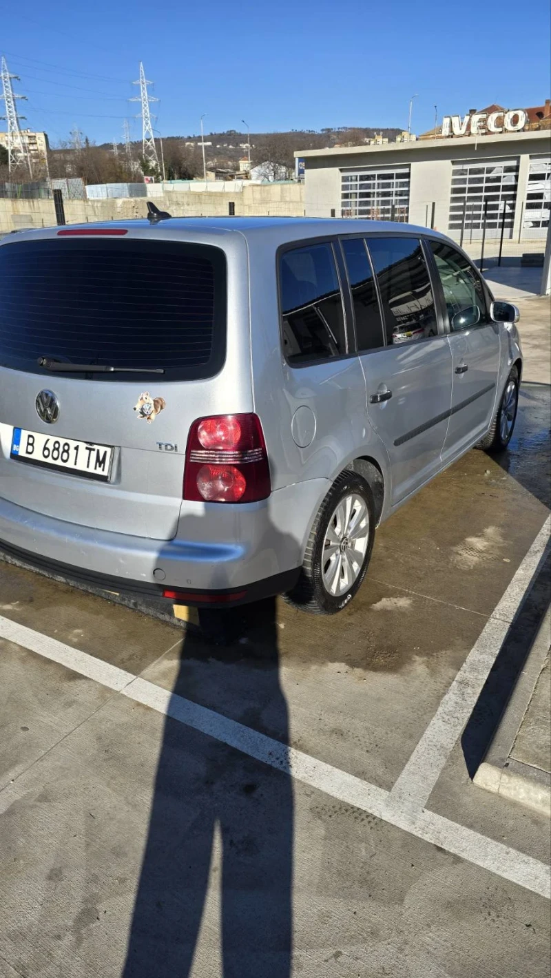 VW Touran 6+ 1, снимка 12 - Автомобили и джипове - 52954229