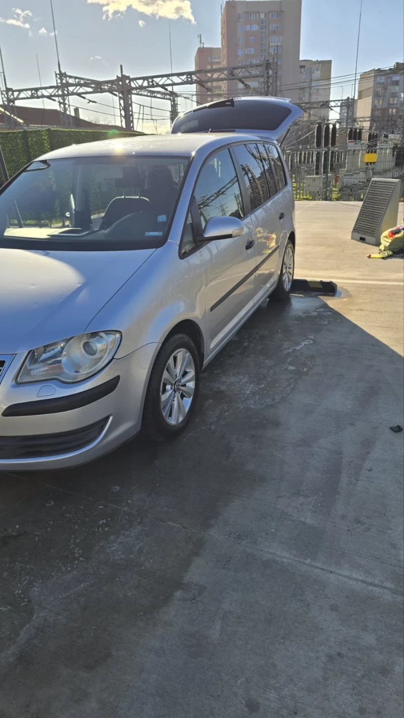 VW Touran 6+ 1, снимка 5 - Автомобили и джипове - 52954229