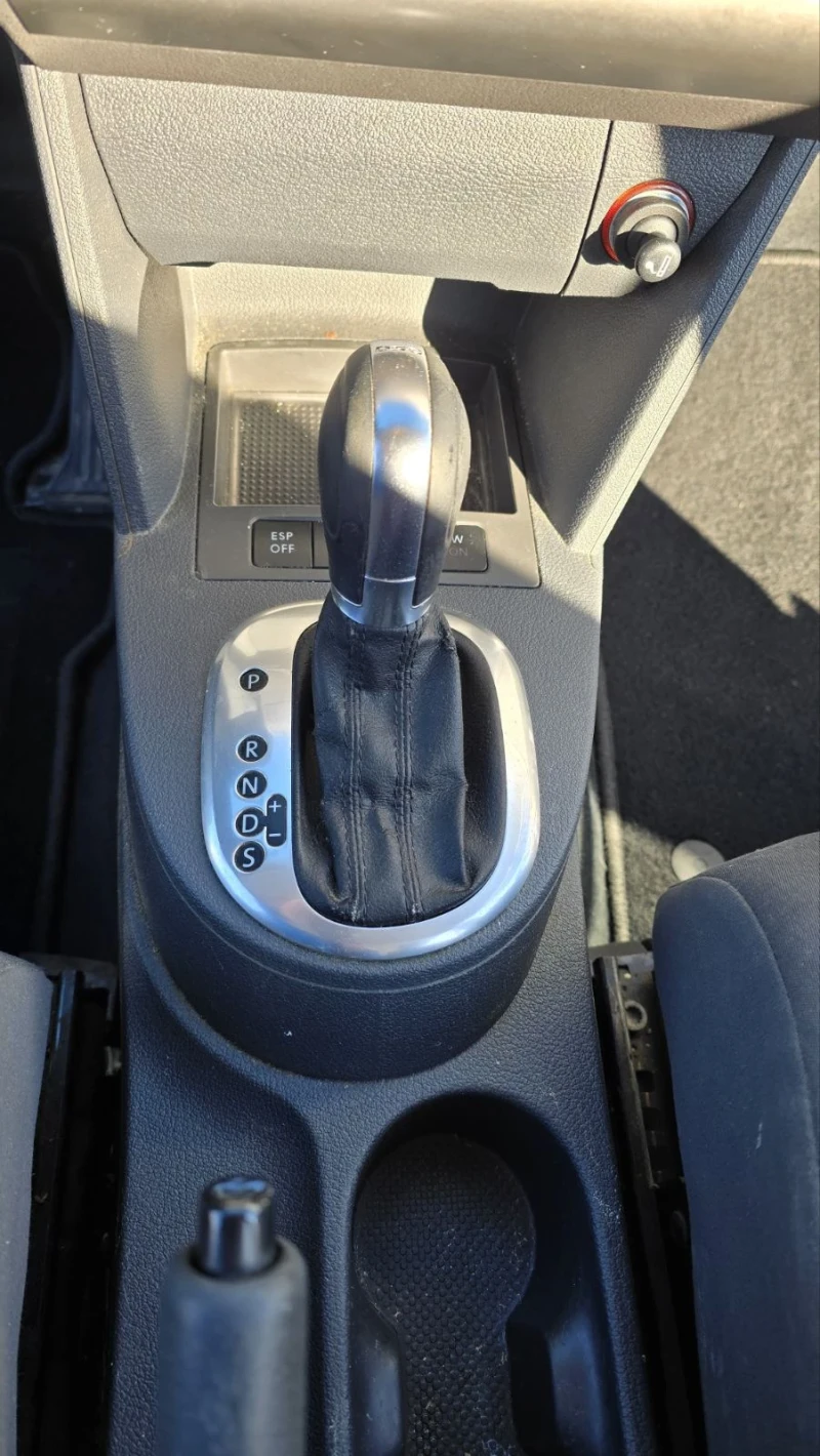 VW Touran 6+ 1, снимка 2 - Автомобили и джипове - 52954229