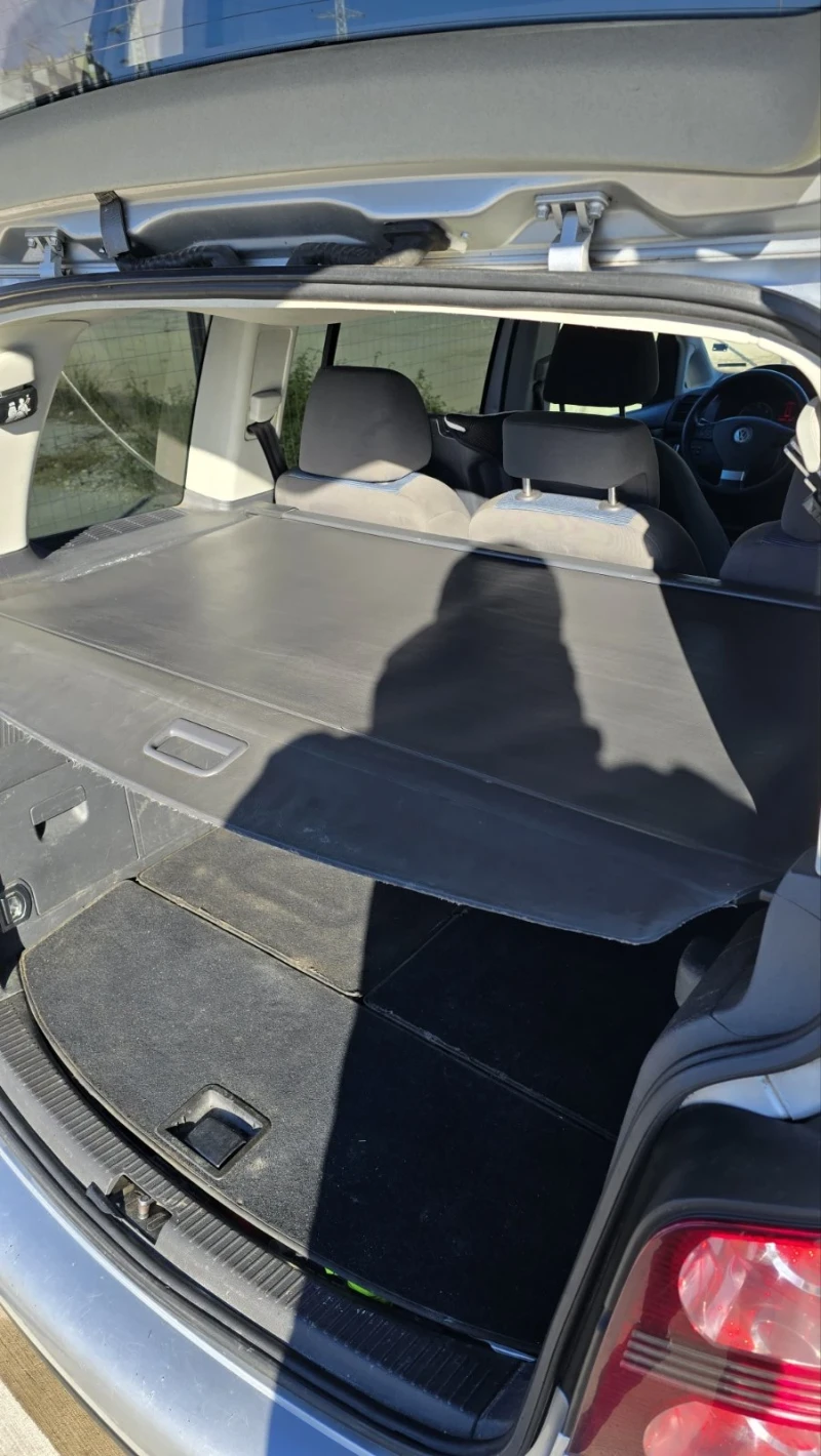 VW Touran 6+ 1, снимка 13 - Автомобили и джипове - 52954229