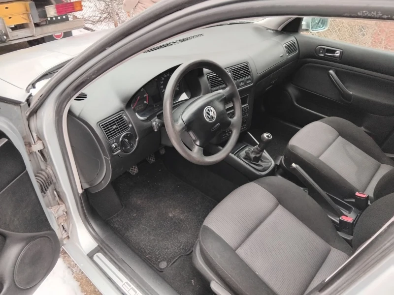VW Golf, снимка 6 - Автомобили и джипове - 53344017