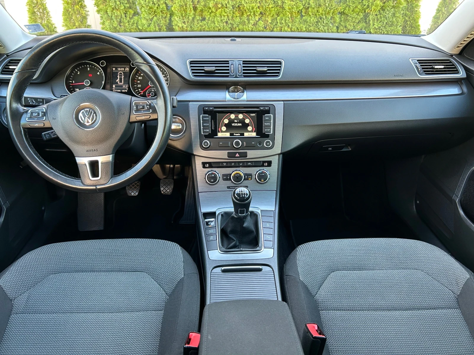VW Passat 1.6TDI NAVI EURO 5 - изображение 9