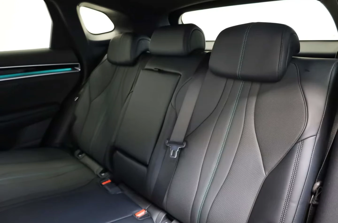 BYD Seal U* DISTR* KEYLESS* HUD* INFINITY* 360 CAM* , снимка 16 - Автомобили и джипове - 53958834