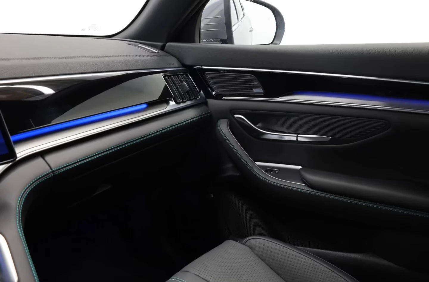 BYD Seal U* DISTR* KEYLESS* HUD* INFINITY* 360 CAM* , снимка 15 - Автомобили и джипове - 53958834