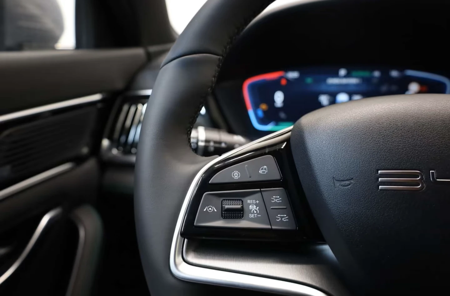 BYD Seal U* DISTR* KEYLESS* HUD* INFINITY* 360 CAM* , снимка 8 - Автомобили и джипове - 53958834