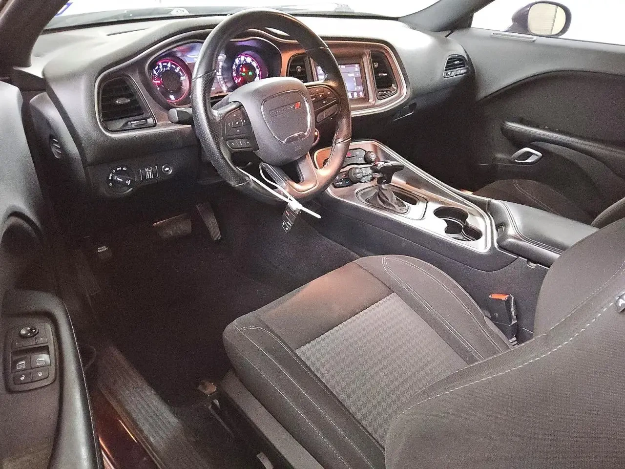 Dodge Challenger, снимка 7 - Автомобили и джипове - 54251878