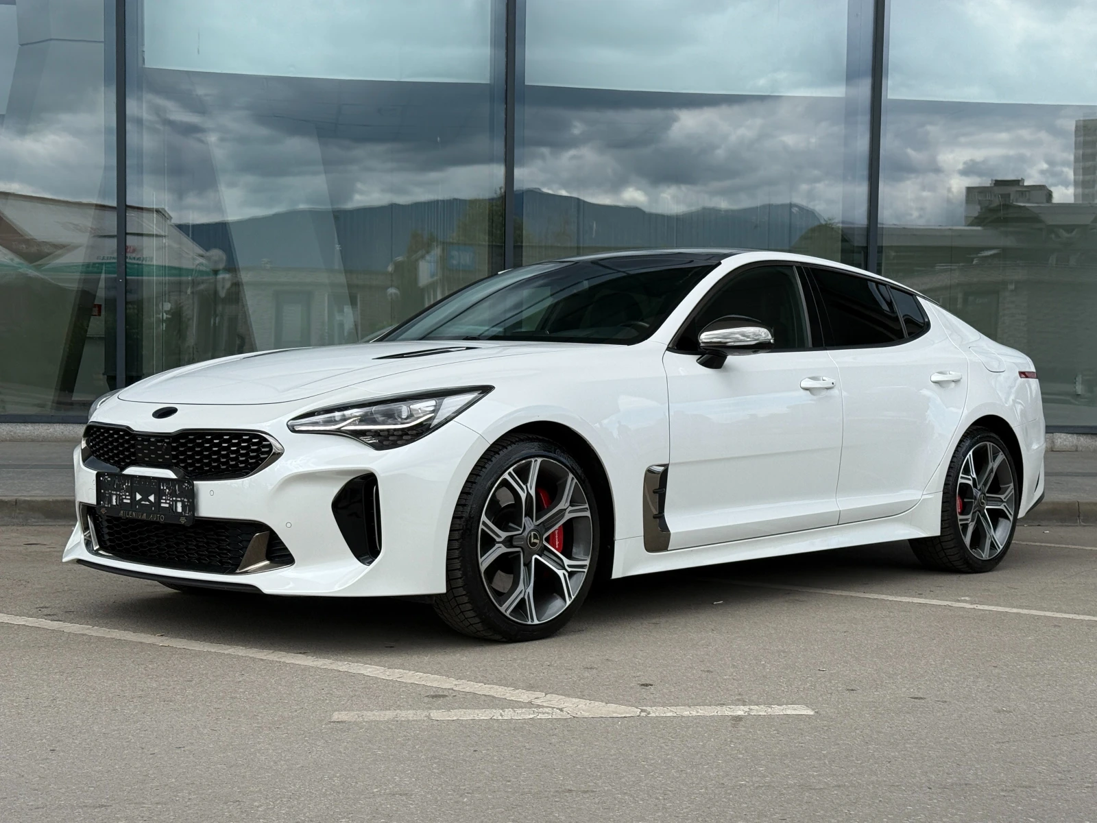 Kia Stinger 6 МЕСЕЦА ГАРАНЦИЯ/3.3GT 366к.с. 4x4 Всички Есктри