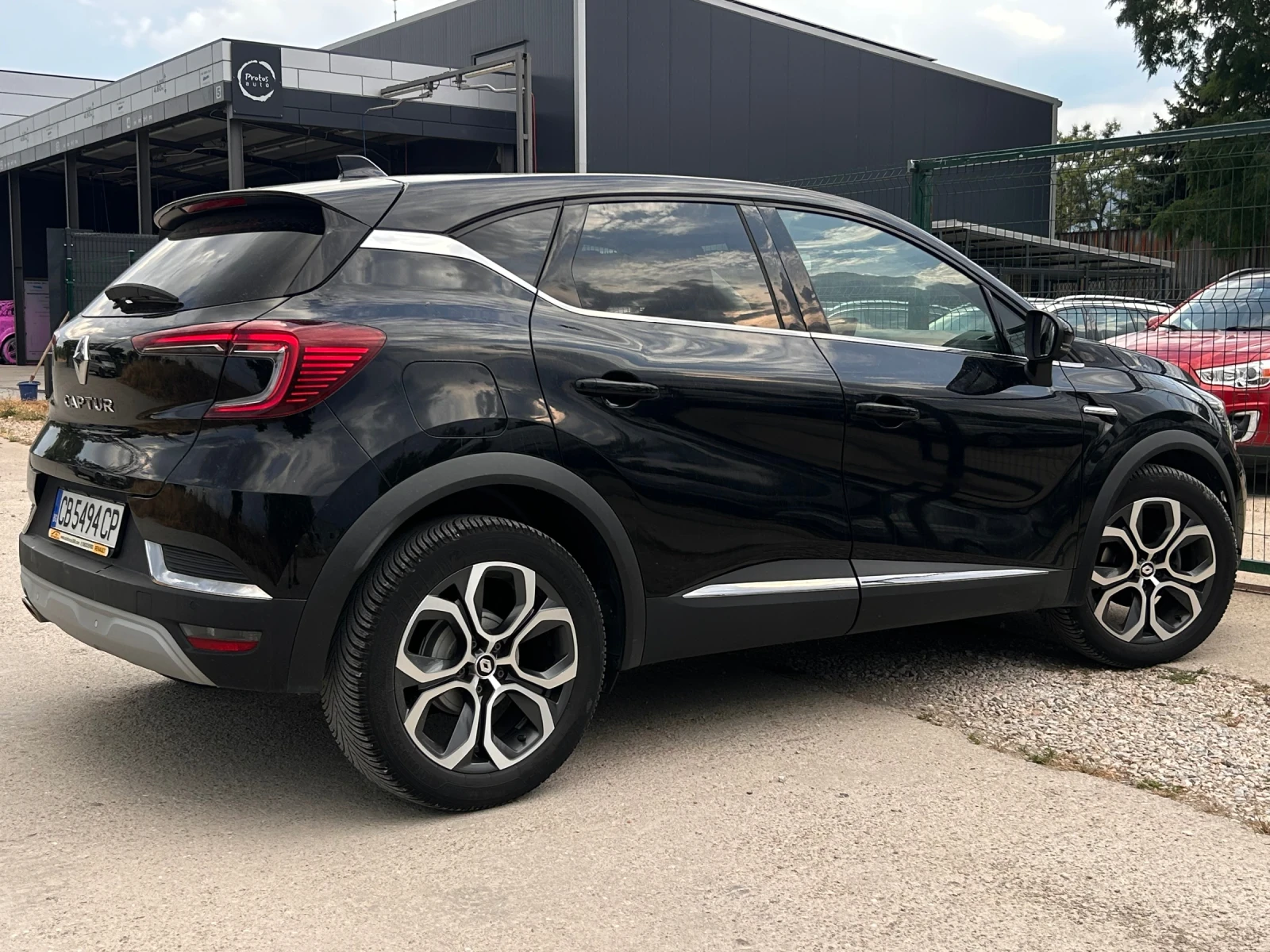 Renault Captur Intense , снимка 6 - Автомобили и джипове - 55124220