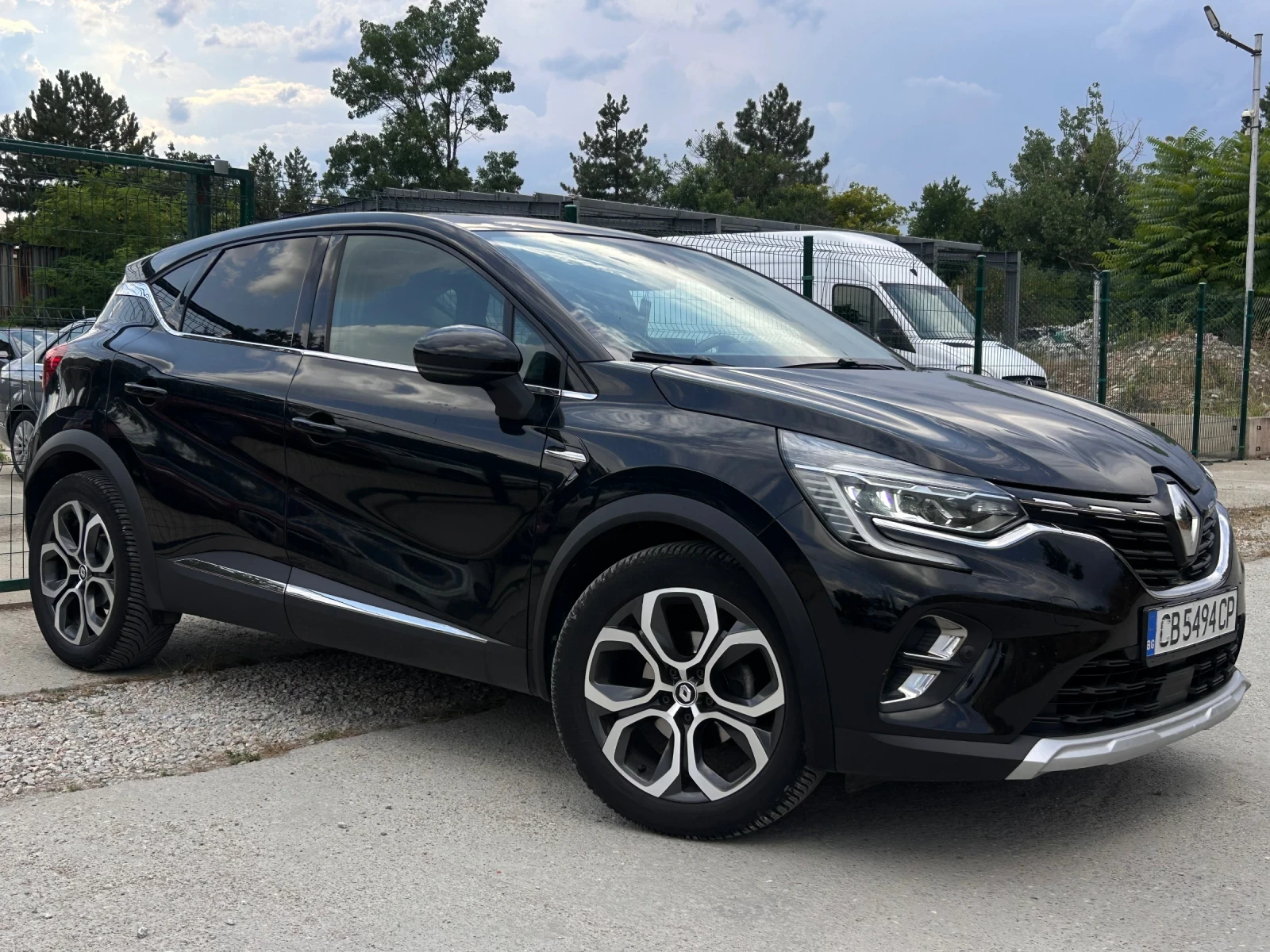 Renault Captur Intense , снимка 8 - Автомобили и джипове - 55124220