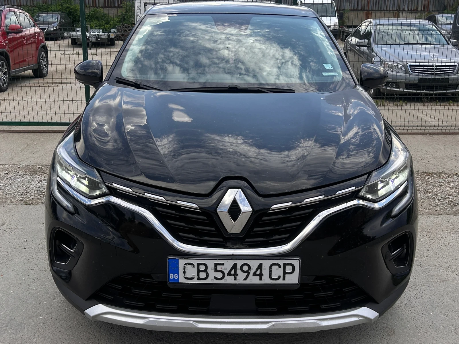 Renault Captur Intense , снимка 9 - Автомобили и джипове - 55124220