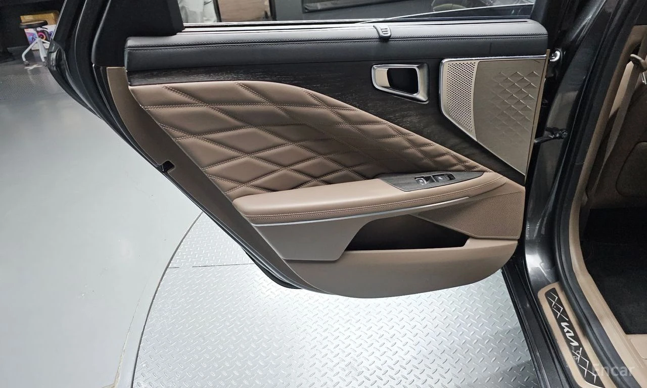 Kia K8 * ФИКСИРАНА ЦЕНА ДО БЪЛГАРИЯ * АВТОКРЕДИТ, снимка 15 - Автомобили и джипове - 55422343