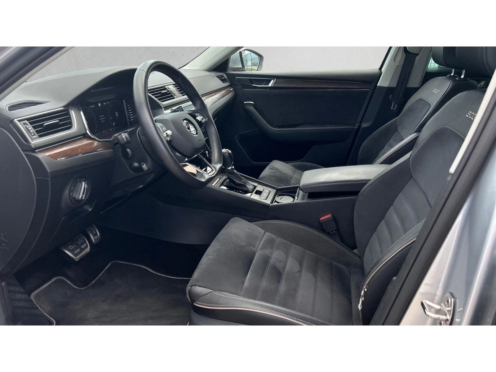 Skoda Superb  Scout 2.0 TSi  4x4 , Месечна вноска от 399  , снимка 11 - Автомобили и джипове - 55579016