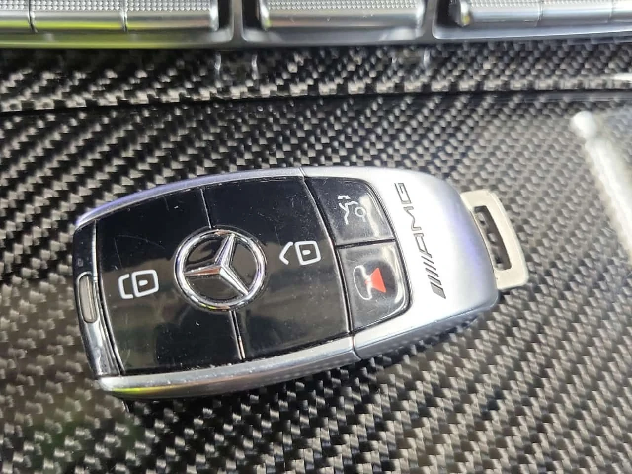 Mercedes-Benz AMG GT * 63 S * CARFAX * 17k km * , снимка 11 - Автомобили и джипове - 55626434